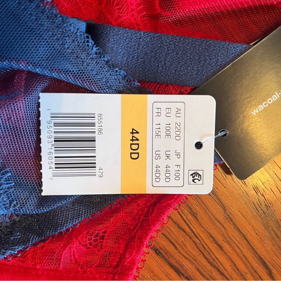 Bras size 44DD. Underwire, lace. Brand new, never worn - Picture 5 of 5